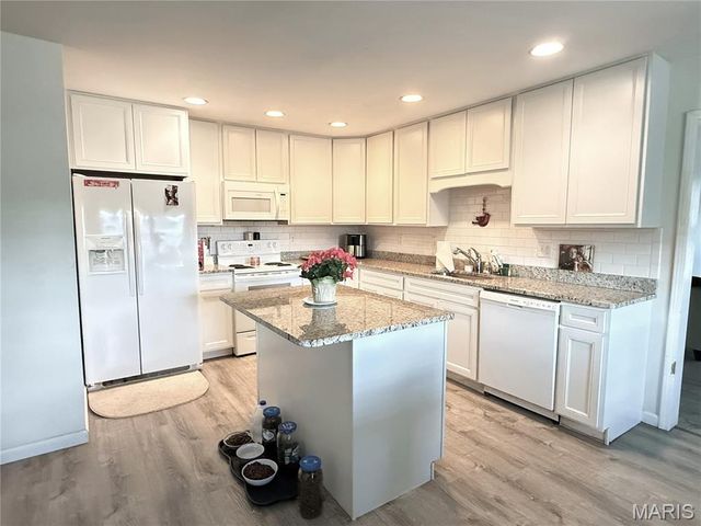 1721 Vandover Road, Fenton, MO 63026