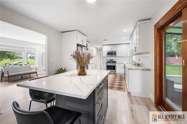 3 11 Th Avenue, Monroe, NJ 08831
