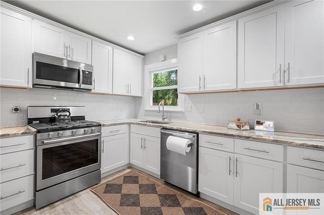 3 11 Th Avenue, Monroe, NJ 08831