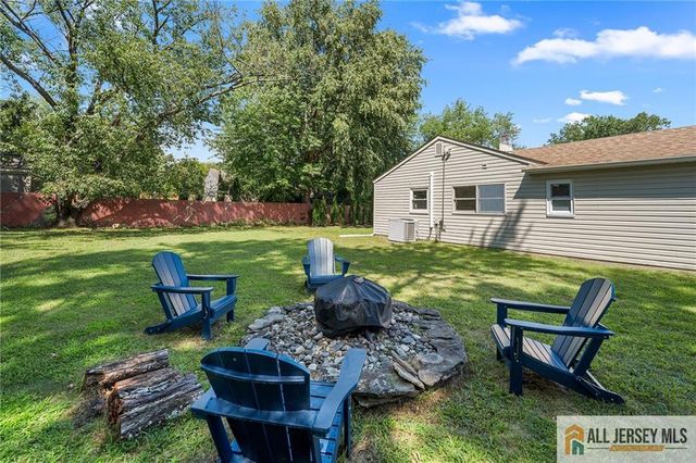 3 11 Th Avenue, Monroe, NJ 08831