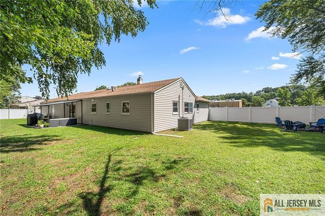 3 11 Th Avenue, Monroe, NJ 08831