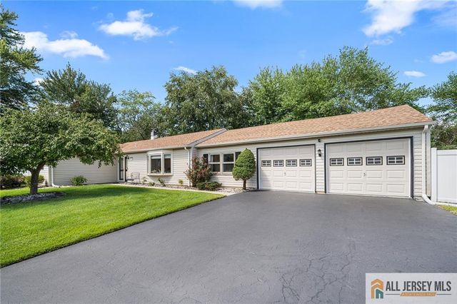 3 11 Th Avenue, Monroe, NJ 08831