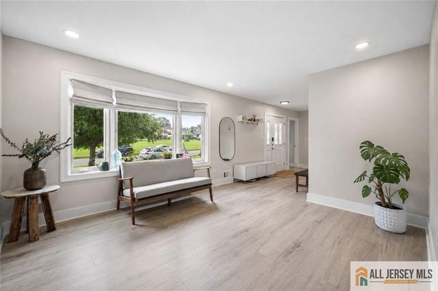 3 11 Th Avenue, Monroe, NJ 08831