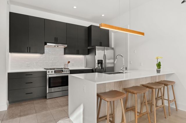 2524 Doc Reeves ST, Austin, TX 78723