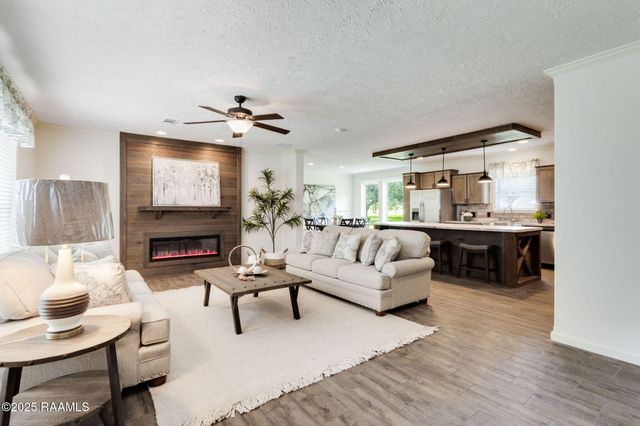 317 Facile Road, Scott, LA 70583