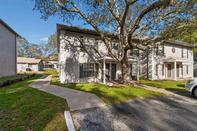 5182 SUNRIDGE PALMS DRIVE 5182, Tampa, FL 33617