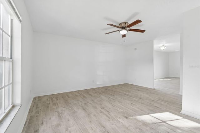 5182 SUNRIDGE PALMS DRIVE 5182, Tampa, FL 33617