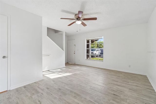 5182 SUNRIDGE PALMS DRIVE 5182, Tampa, FL 33617