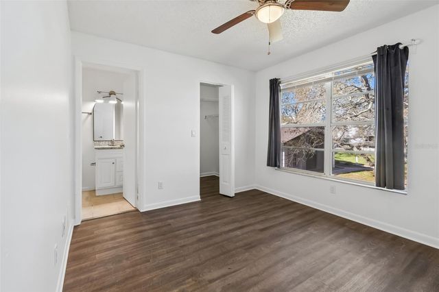 5182 SUNRIDGE PALMS DRIVE 5182, Tampa, FL 33617