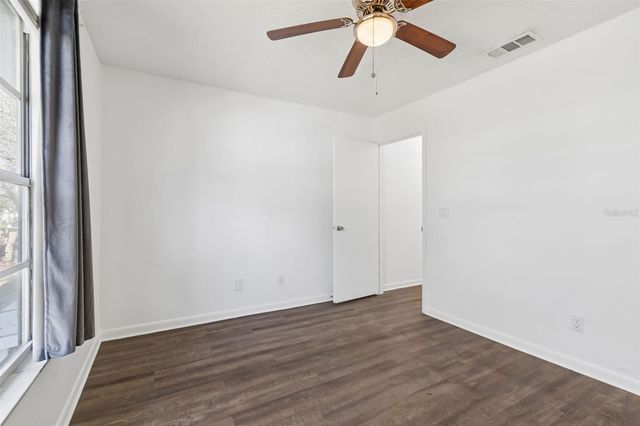 5182 SUNRIDGE PALMS DRIVE 5182, Tampa, FL 33617