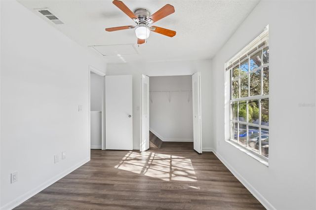 5182 SUNRIDGE PALMS DRIVE 5182, Tampa, FL 33617