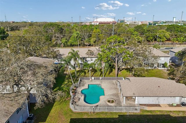 5182 SUNRIDGE PALMS DRIVE 5182, Tampa, FL 33617