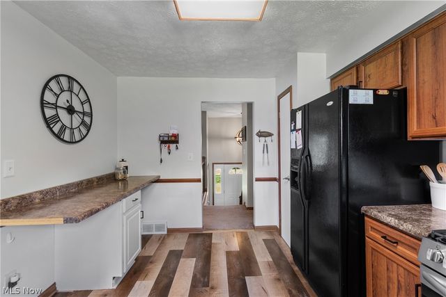 370 Applegrove Street NE, North Canton, OH 44720