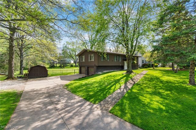 370 Applegrove Street NE, North Canton, OH 44720