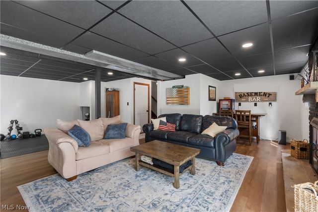 370 Applegrove Street NE, North Canton, OH 44720