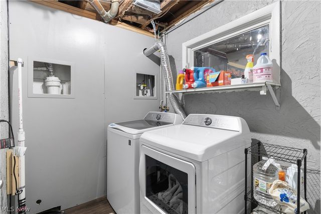 370 Applegrove Street NE, North Canton, OH 44720