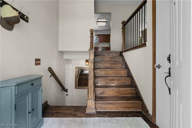 370 Applegrove Street NE, North Canton, OH 44720