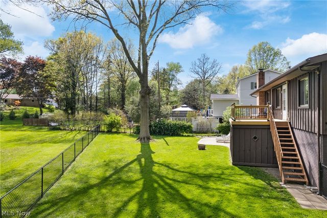 370 Applegrove Street NE, North Canton, OH 44720