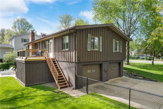 370 Applegrove Street NE, North Canton, OH 44720