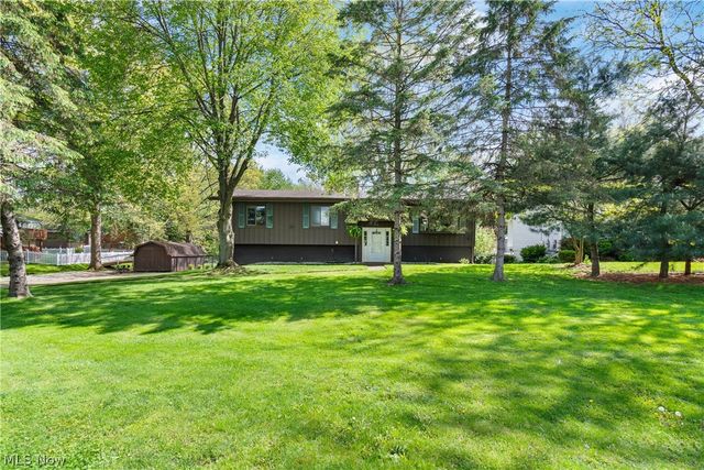 370 Applegrove Street NE, North Canton, OH 44720