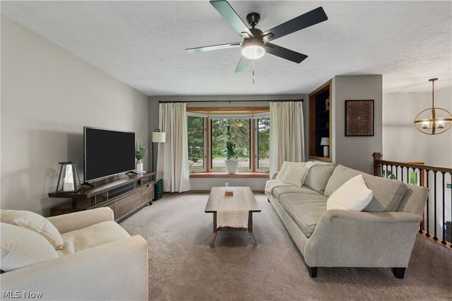 370 Applegrove Street NE, North Canton, OH 44720