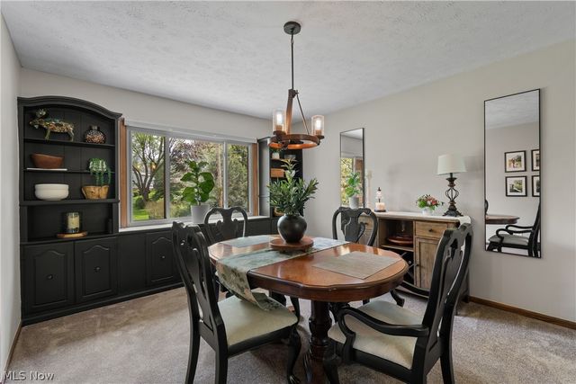 370 Applegrove Street NE, North Canton, OH 44720