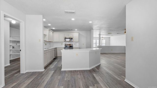 1021 BRIDGEMONT PL, Schertz, TX 78154