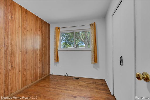 25217 Roan Avenue, Warren, MI 48089