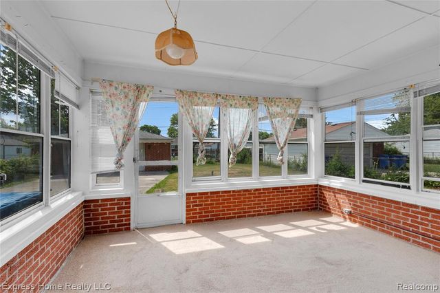 25217 Roan Avenue, Warren, MI 48089