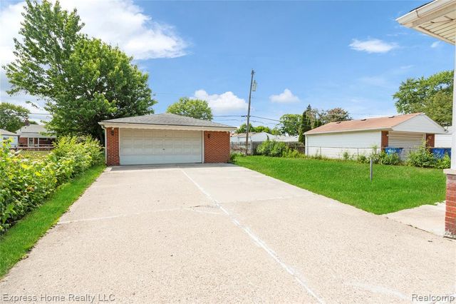 25217 Roan Avenue, Warren, MI 48089