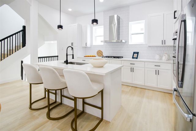 1214 W 24th Street E, Houston, TX 77008