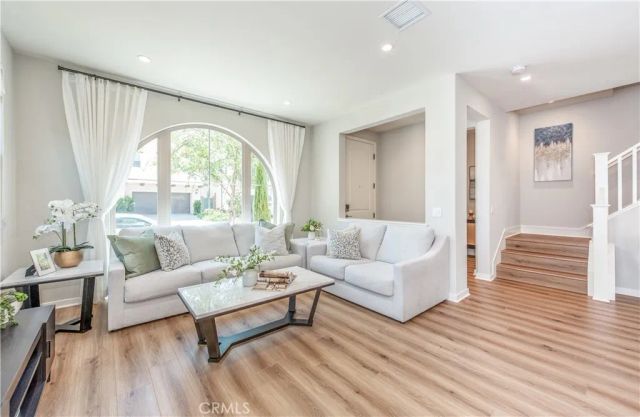 152 Sunnyside, Irvine, CA 92618