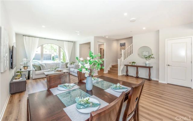 152 Sunnyside, Irvine, CA 92618