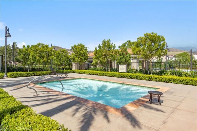 152 Sunnyside, Irvine, CA 92618