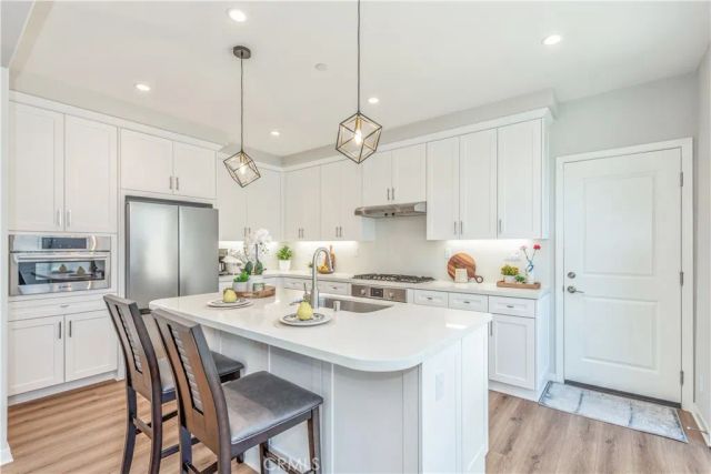 152 Sunnyside, Irvine, CA 92618