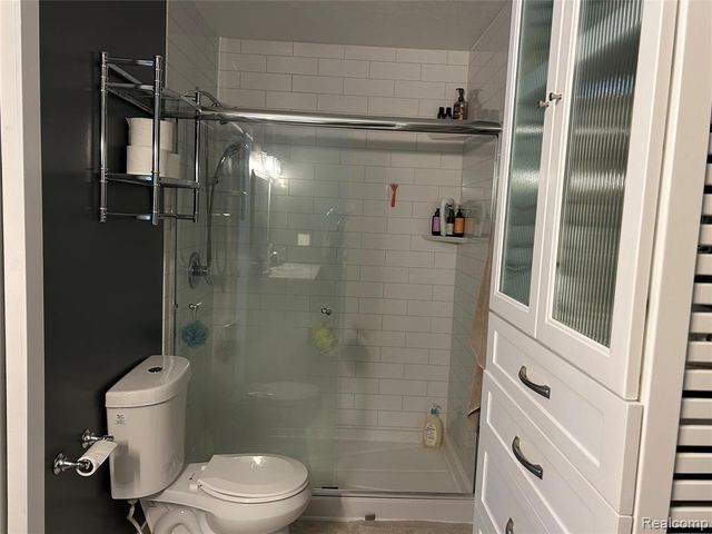 9642 Hummingbird Ct, Howard City, MI 49329