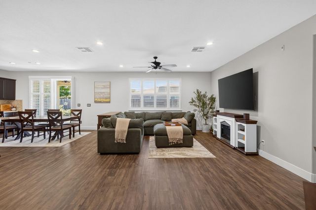 1237 Portello Way, Lincoln, CA 95648