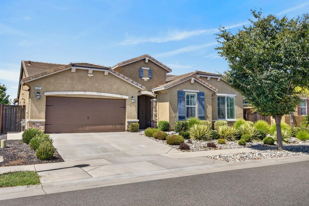 1237 Portello Way, Lincoln, CA 95648