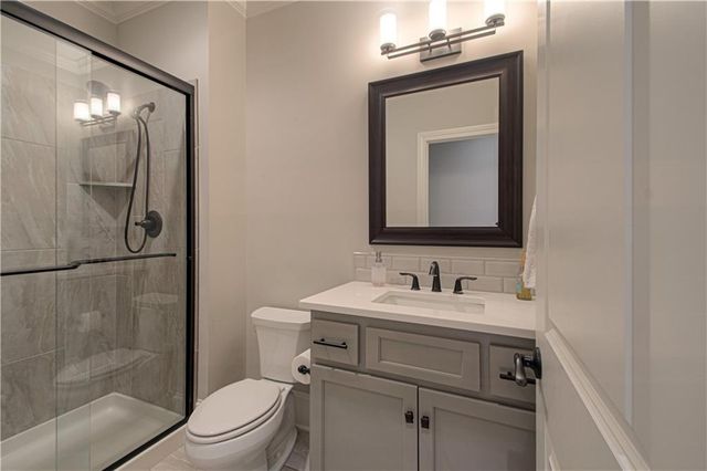 2813 W 91st Street, Leawood, KS 66206