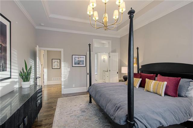 2813 W 91st Street, Leawood, KS 66206