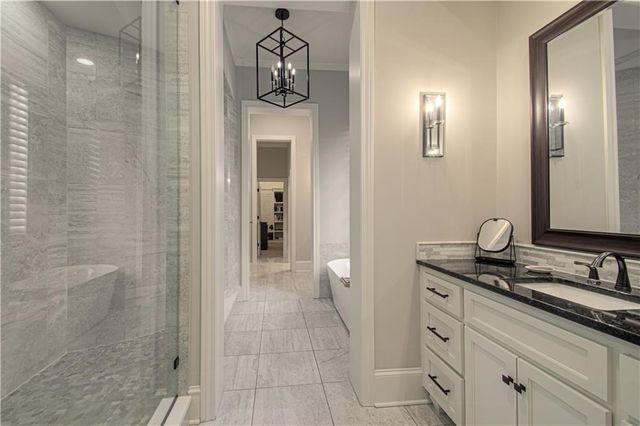 2813 W 91st Street, Leawood, KS 66206