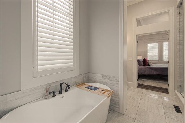 2813 W 91st Street, Leawood, KS 66206