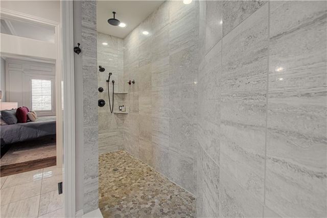 2813 W 91st Street, Leawood, KS 66206