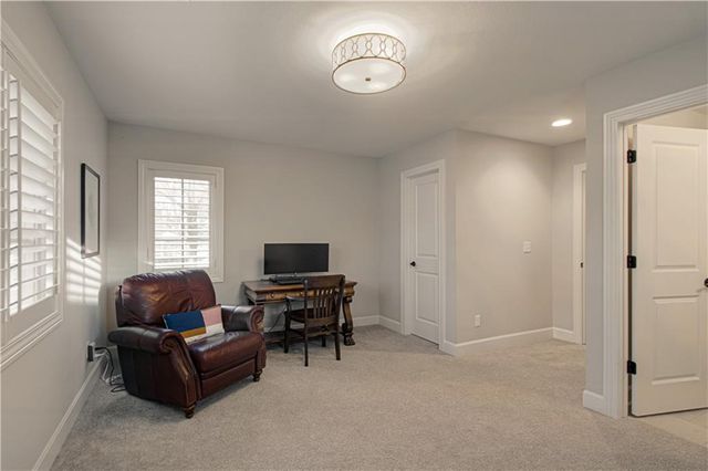 2813 W 91st Street, Leawood, KS 66206