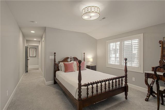 2813 W 91st Street, Leawood, KS 66206