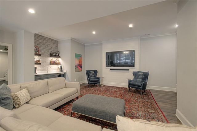 2813 W 91st Street, Leawood, KS 66206