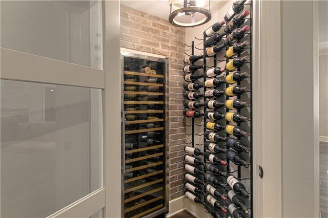 2813 W 91st Street, Leawood, KS 66206