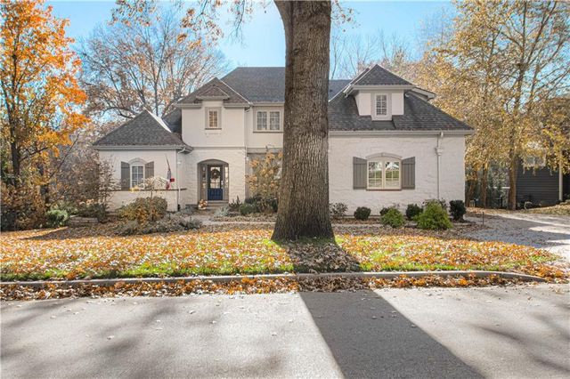 2813 W 91st Street, Leawood, KS 66206