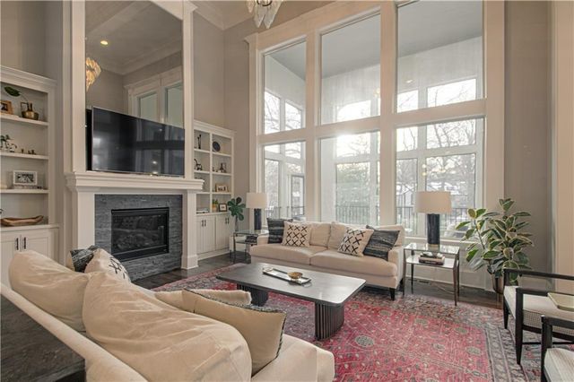 2813 W 91st Street, Leawood, KS 66206