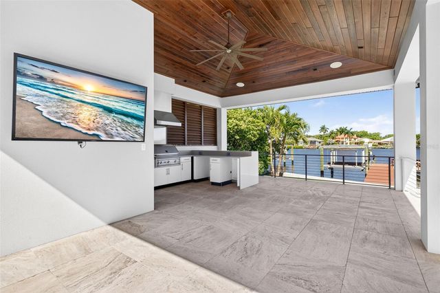 460 COFFEE POT RIVIERA NE, St Petersburg, FL 33704
